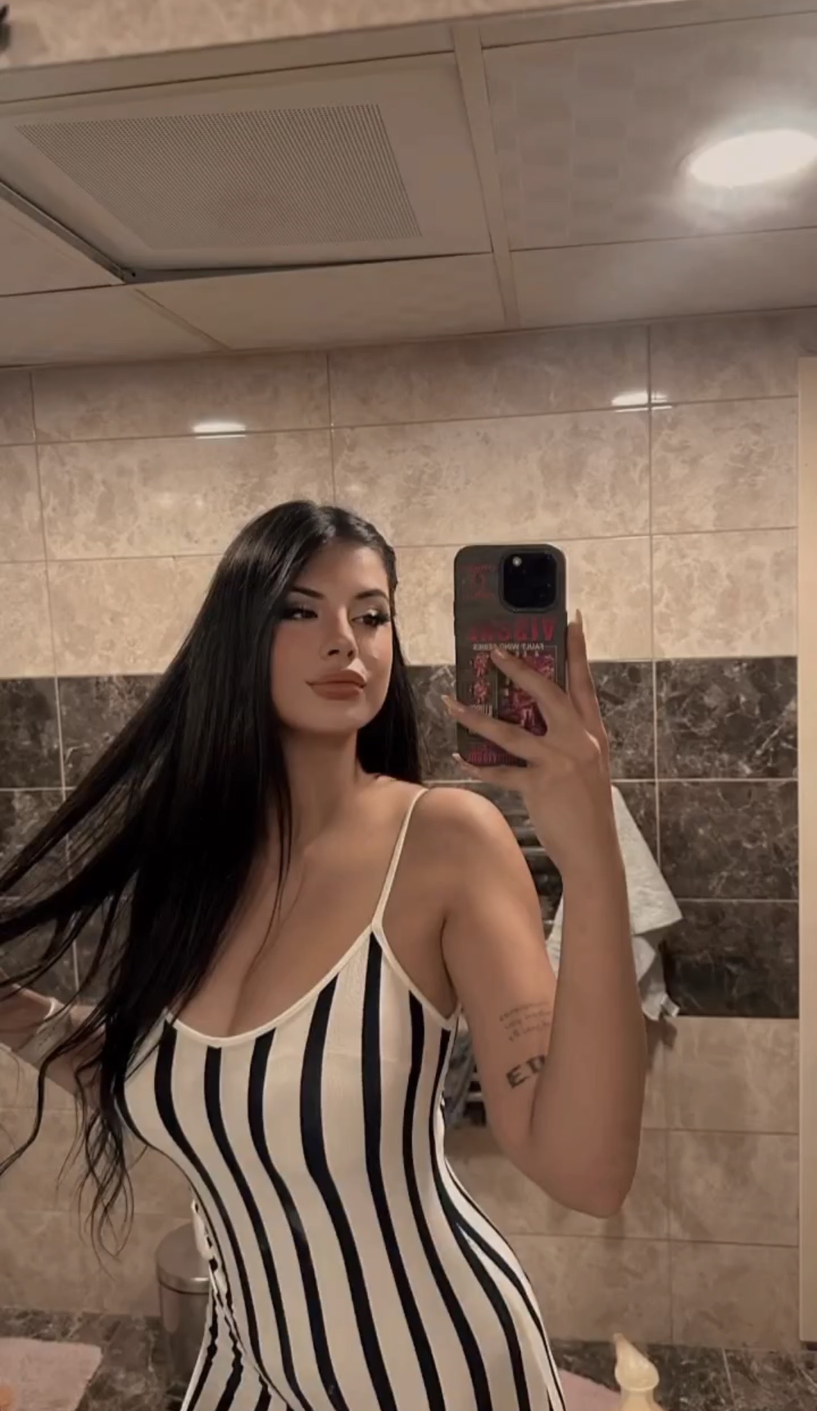 Güllü Özgüvenli Kadın Escort Zuhal