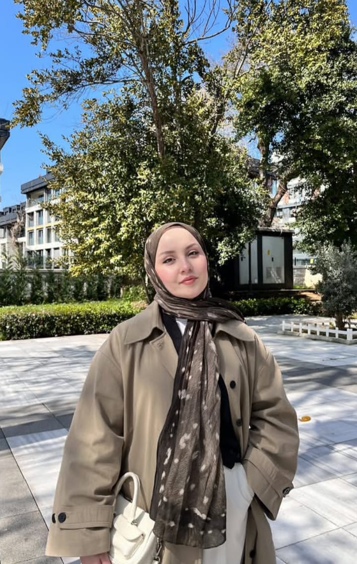 Bahçe Düşünceli Bayan Escort Bayan Kübra